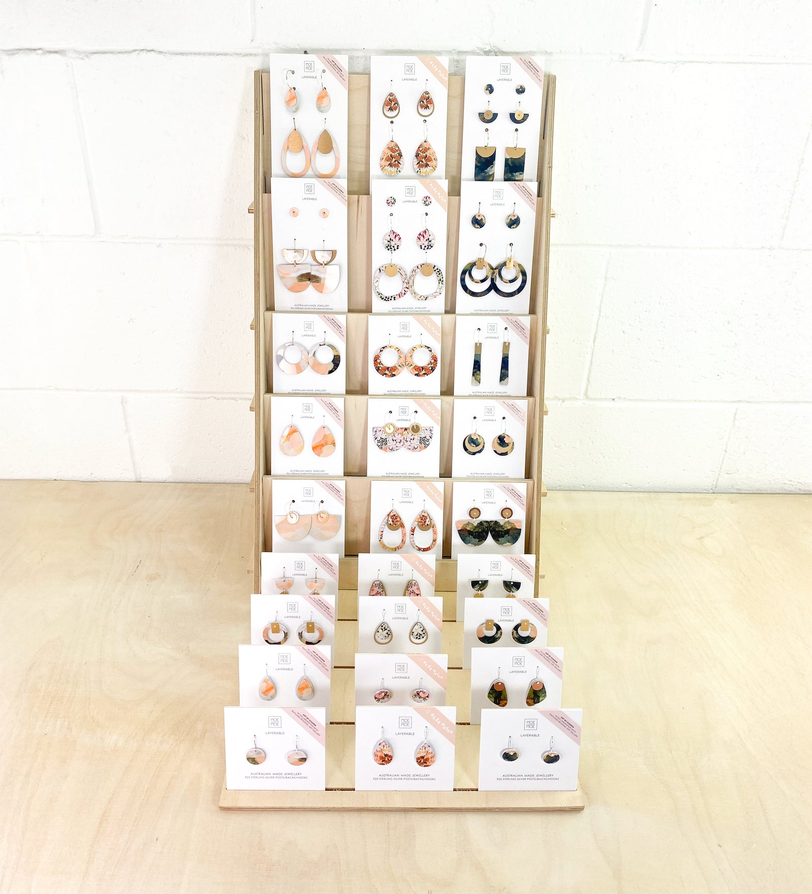 Concept Area 1 (1 x tall stand, 1 x base board, Feature Blocks)