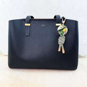 Keyring Native Birds Parrots Grey